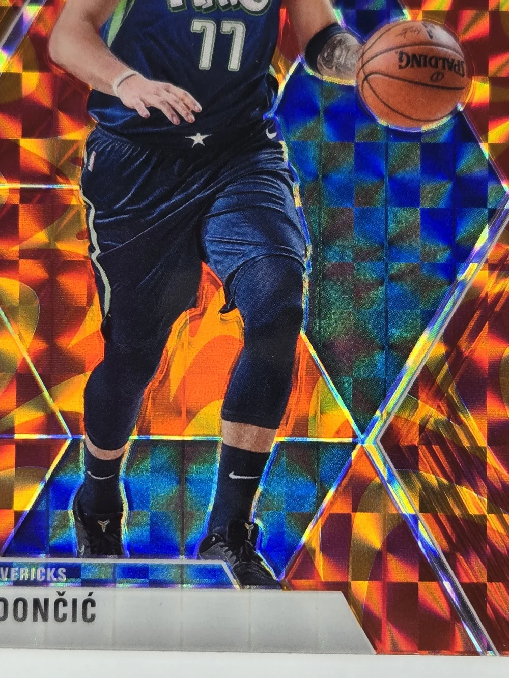 Luka Dončić Reactive Oragne Prizm Mosiac Panini Basketball Card Luka Doncic - Picture 6 of 11